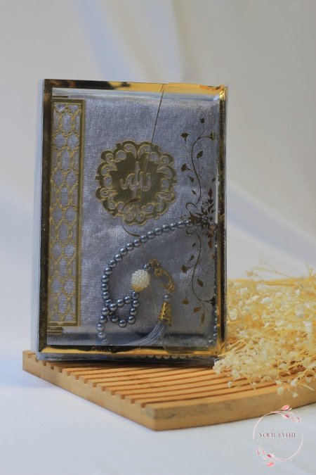 أزرق